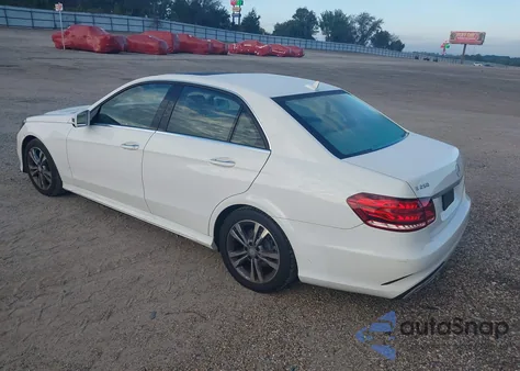 2015 Mercedes-Benz E 250 Bluetec z USA, uszkodzony, nr VIN WDDHF0EB9FB127490